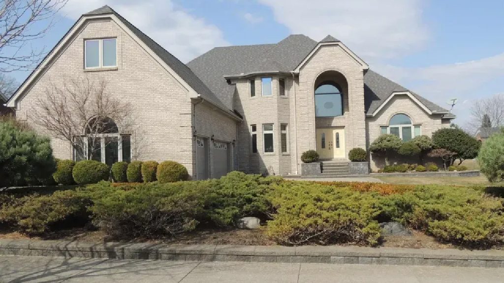 Elegant 6,173 Sq-Ft 4-Bedroom Split-Level with Island Kitchen and Finished Basement in Prestigious West Ridge (With Floor Plan)