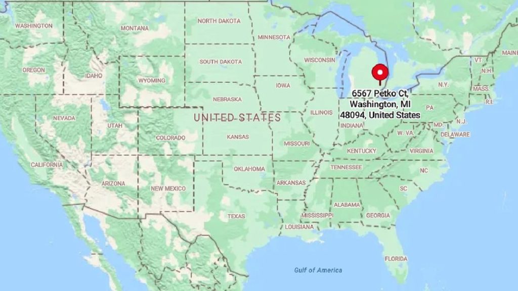 Elegant 6,173 Sq-Ft 4-Bedroom Split-Level with Island Kitchen and Finished Basement in Prestigious West Ridge (With Floor Plan)