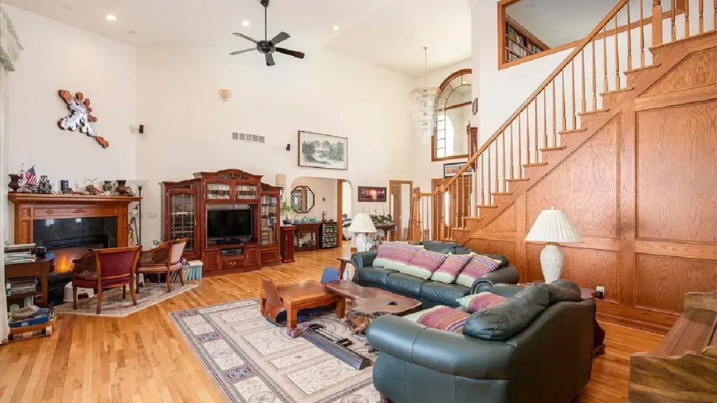 Elegant 6,173 Sq-Ft 4-Bedroom Split-Level with Island Kitchen and Finished Basement in Prestigious West Ridge (With Floor Plan)