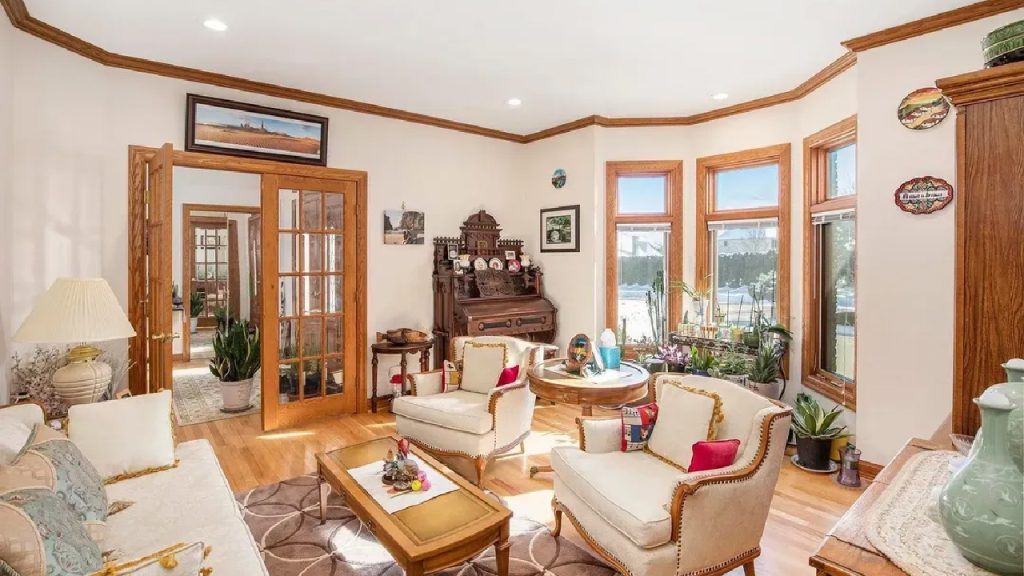 Elegant 6,173 Sq-Ft 4-Bedroom Split-Level with Island Kitchen and Finished Basement in Prestigious West Ridge (With Floor Plan)