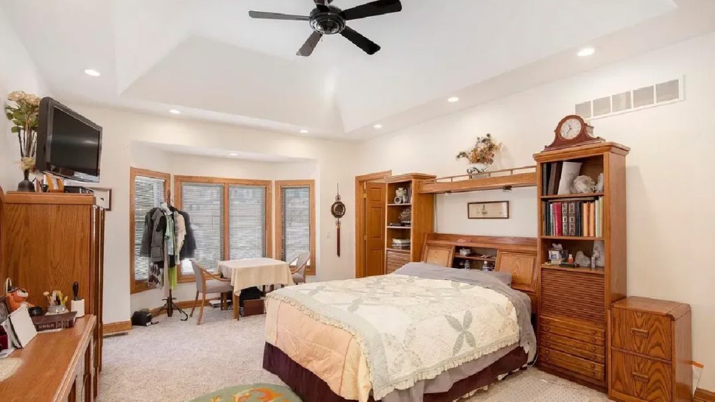 Elegant 6,173 Sq-Ft 4-Bedroom Split-Level with Island Kitchen and Finished Basement in Prestigious West Ridge (With Floor Plan)