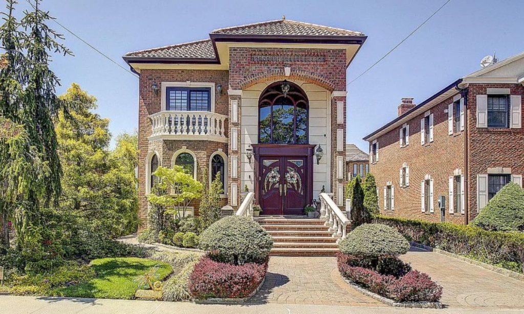 3 story house