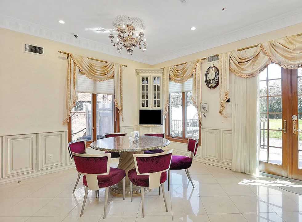 breakfast nook