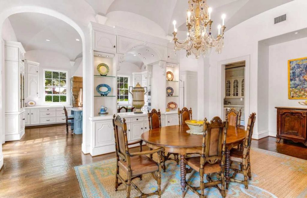 breakfast nook