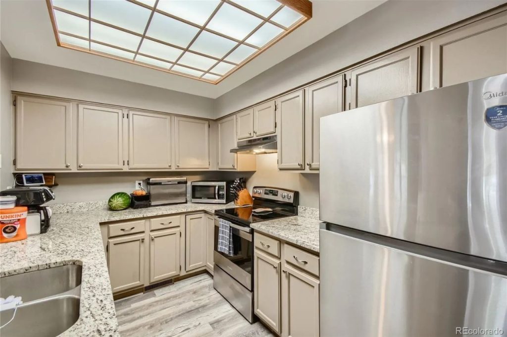 Stylish and Functional Kitchen