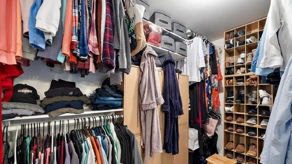 Spacious 3-Bedroom Colonial from 1987 with Quartz Kitchen and Finished Basement in Washington, MI (Floor Plan Inside)