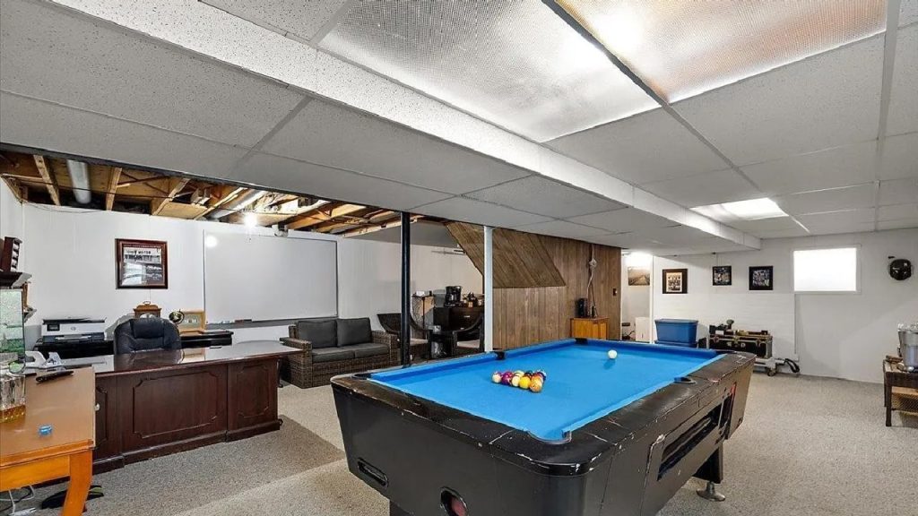 Spacious 3-Bedroom Colonial from 1987 with Quartz Kitchen and Finished Basement in Washington, MI (Floor Plan Inside)