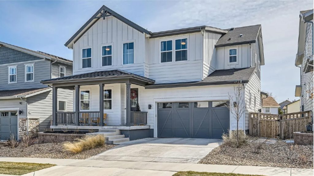 Chic 3-Bedroom FarmStyle Thornton Home with Covered Deck and High-End Kitchen Finishes (With Floor Plan)