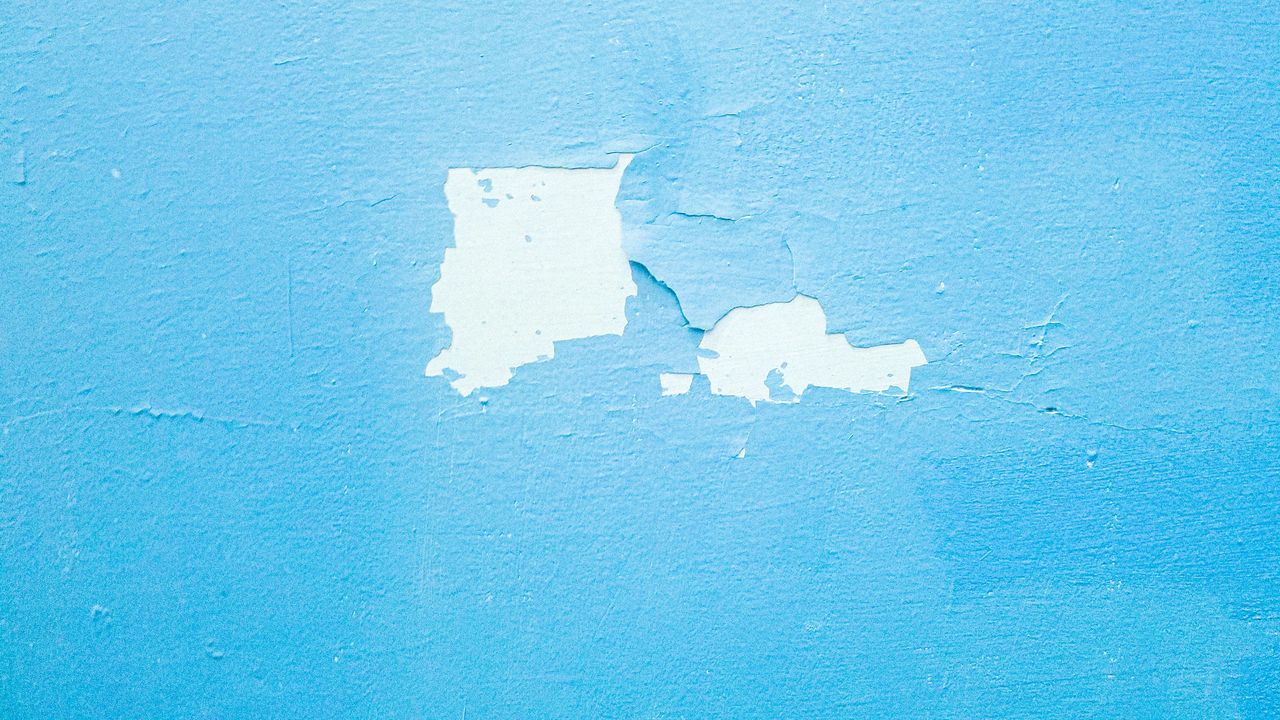 8 Exterior Features That Can Make Your Home Look Dated (and Neglected)