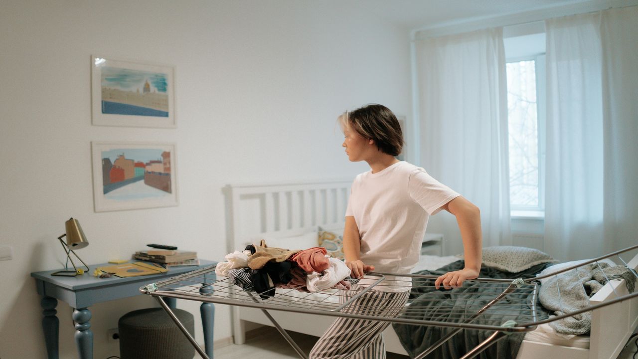 7 Design Mistakes to Avoid in a Small Bedroom (And 3 Things to Do Instead)