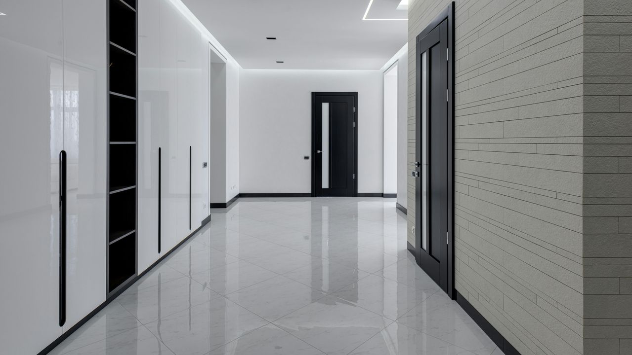 8 Ways to Make Dark Hallways Welcoming (Without Changing the Color)