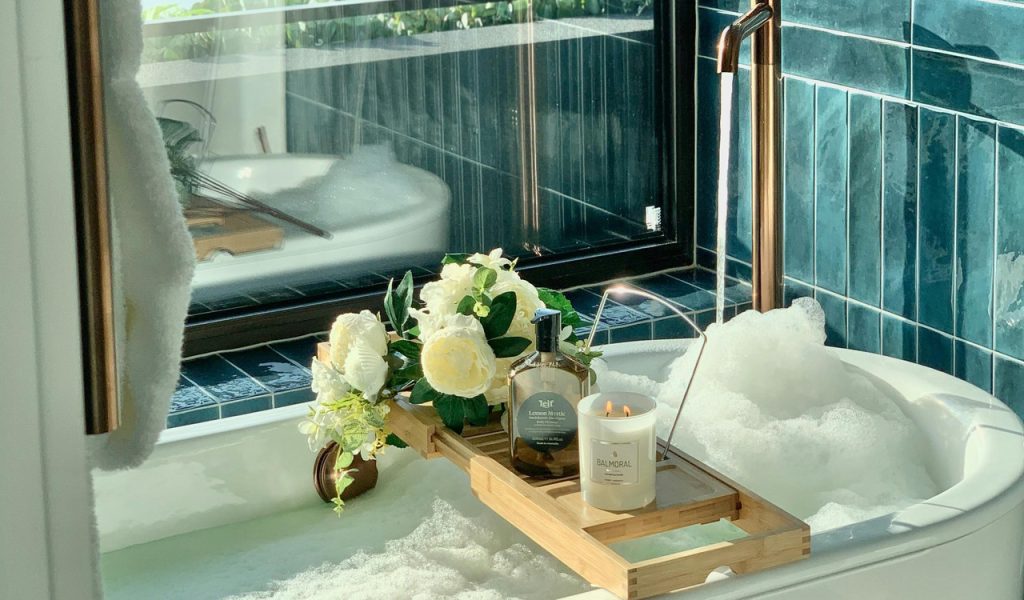 Bathtub