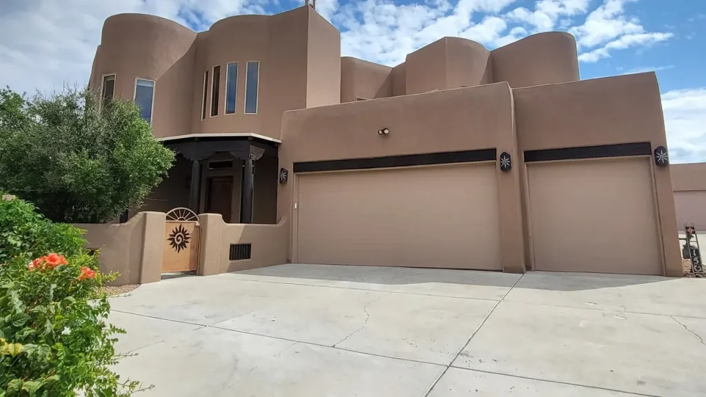 This Pueblo-Style Home in Albuquerque Comes With an Award-Winning Kitchen and Mountain Views (Floor Plan Inside)