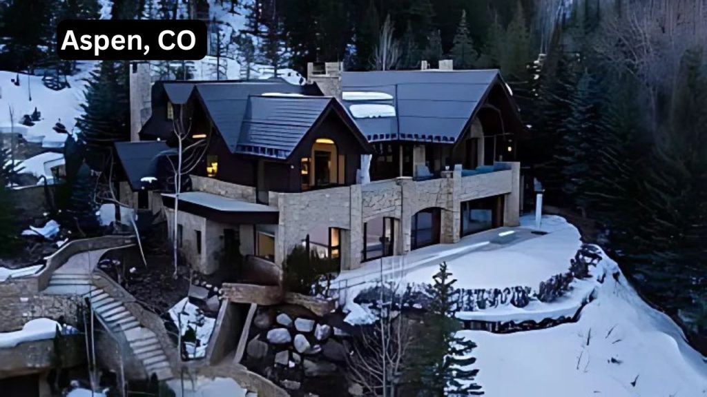 Luxurious mountain estate in Aspen with modern design.