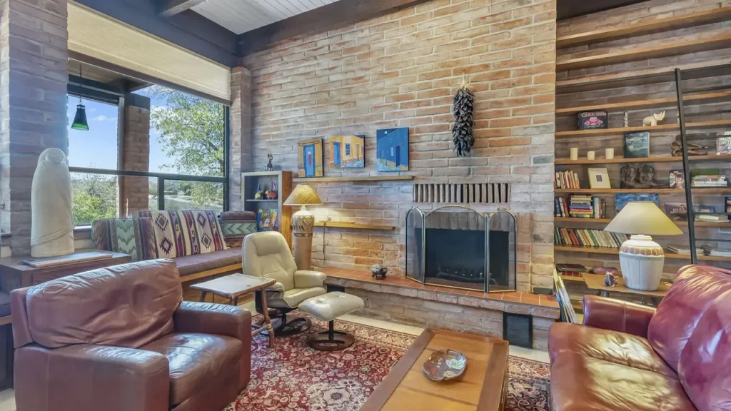 Southwestern-Style 2-Bedroom Adobe Home in Sonoita With Soaring Ceilings and Mountain Views (Floor Plan Inside)