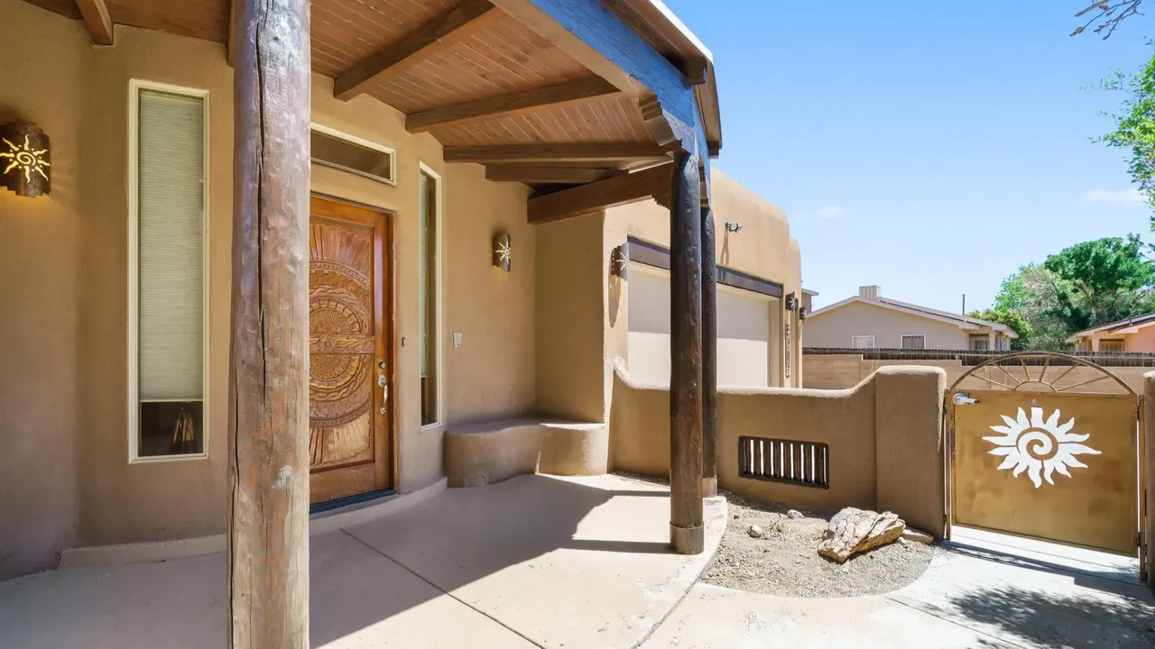 This Pueblo-Style Home in Albuquerque Comes With an Award-Winning Kitchen and Mountain Views (Floor Plan Inside)