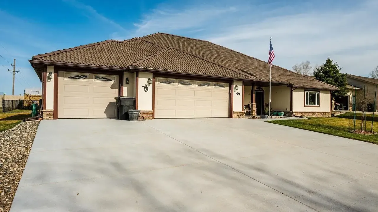 Discover This Beautifully Built 3-Bedroom Ranch-Style Home with Chef's Kitchen and Quartz Counters Near Sheridan (Floor Plan Included)