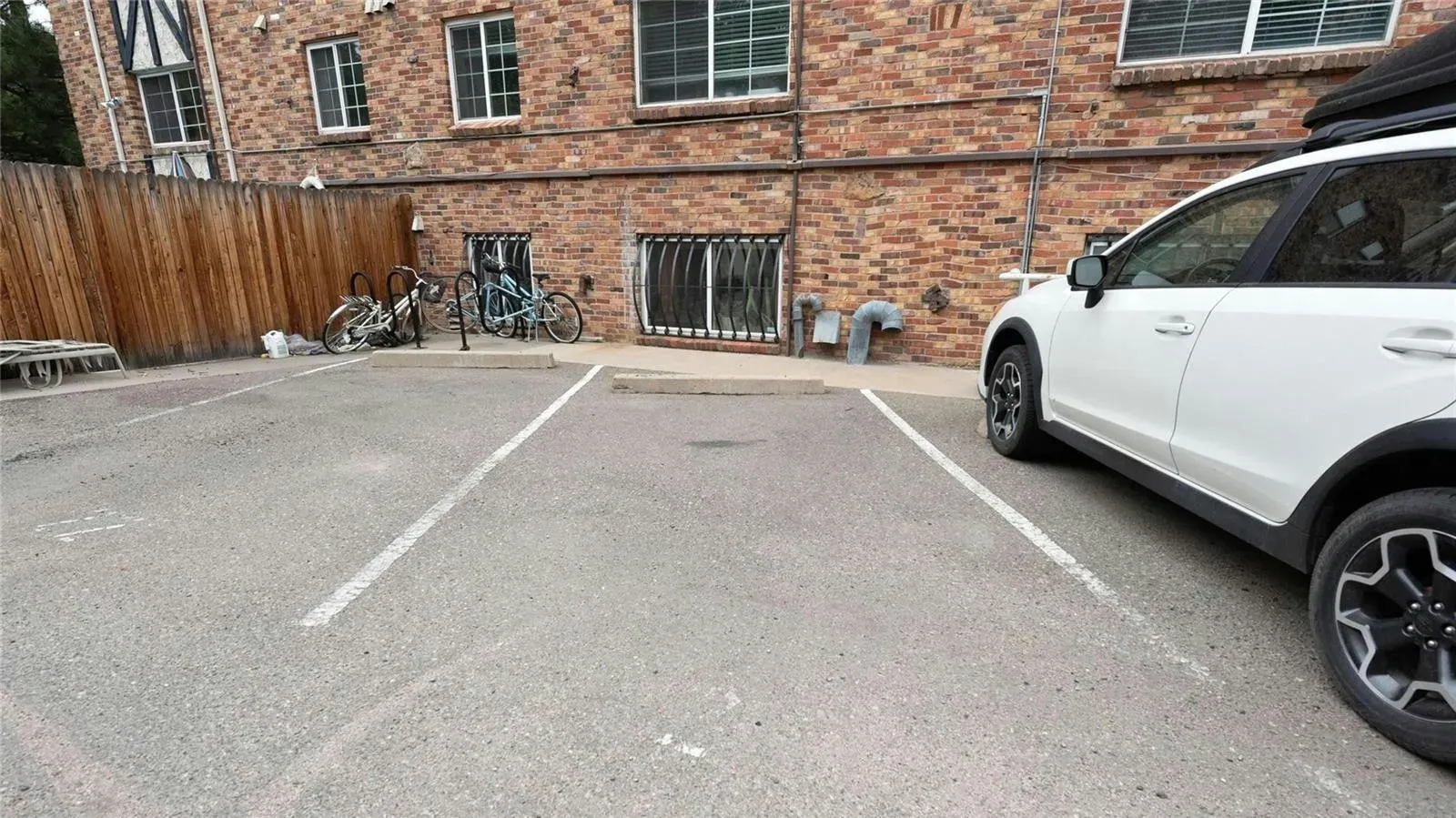 Here's What a $300K 1-Bedroom Condo with 720 Sq-Ft Area in Denver, CO Looks Like (Floor Plan Inside)