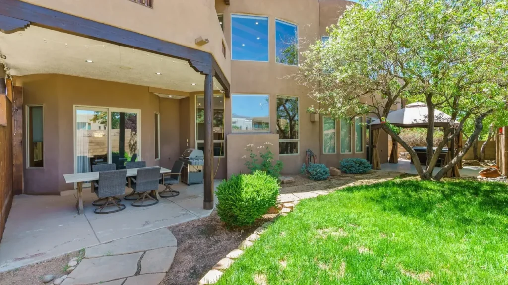This Pueblo-Style Home in Albuquerque Comes With an Award-Winning Kitchen and Mountain Views (Floor Plan Inside)