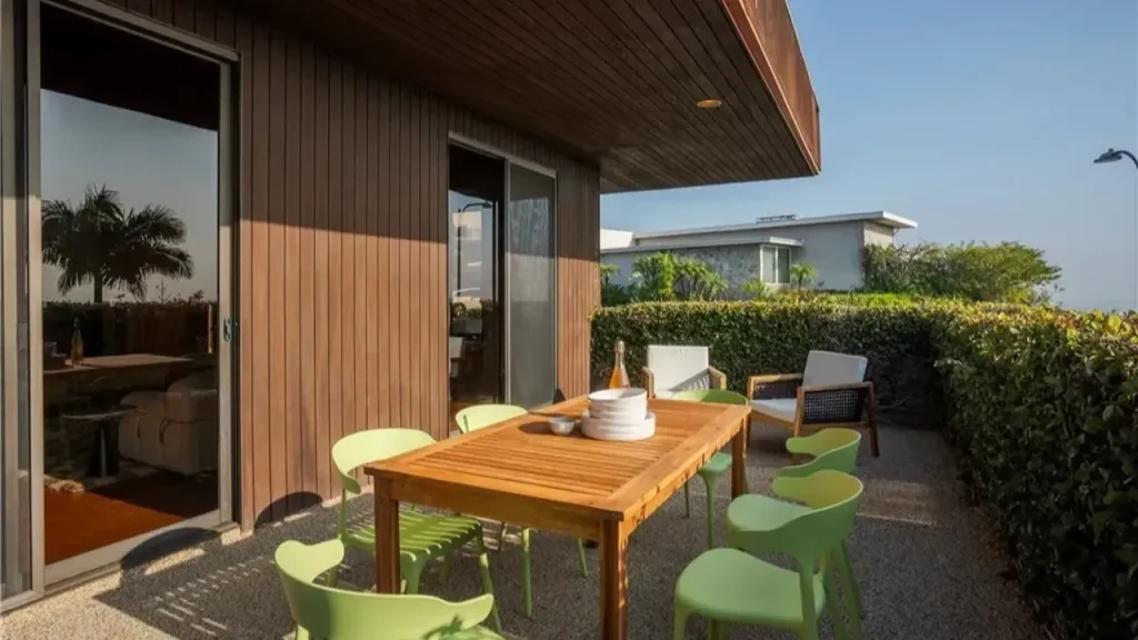 Tour This $4.7M Los Angeles Mid-Century Gem with Chef's Kitchen and Spa-Like Primary Suite (Floor Plan Inside)