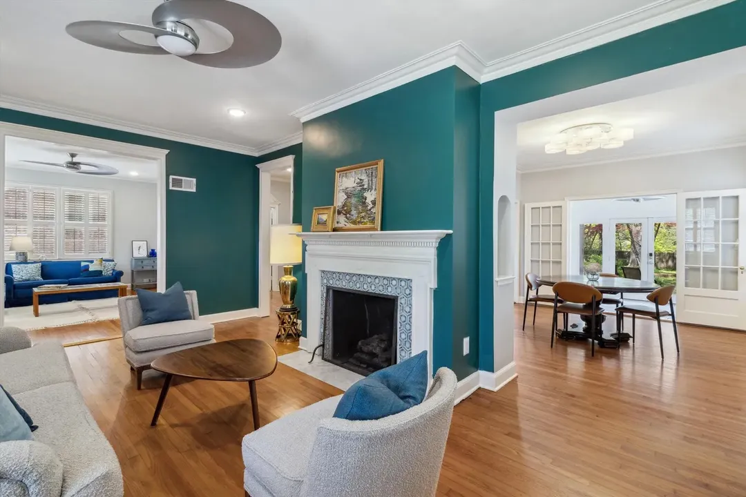Explore This Delightful 3-Bedroom Colonial-Inspired Cottage Home in Elegant East End, Memphis (With Floor Plan)