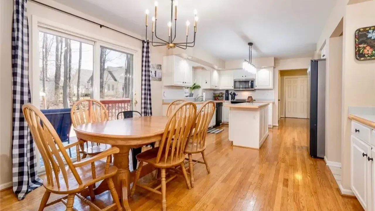 Discover this 1993 Contemporary Colonial With First Floor Office in Rochester, NY. (Floor Plan Inside)