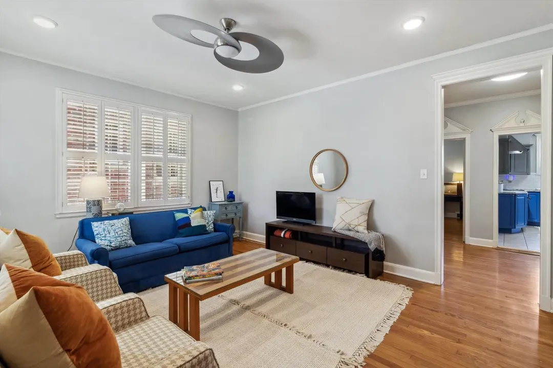 Explore This Delightful 3-Bedroom Colonial-Inspired Cottage Home in Elegant East End, Memphis (With Floor Plan)