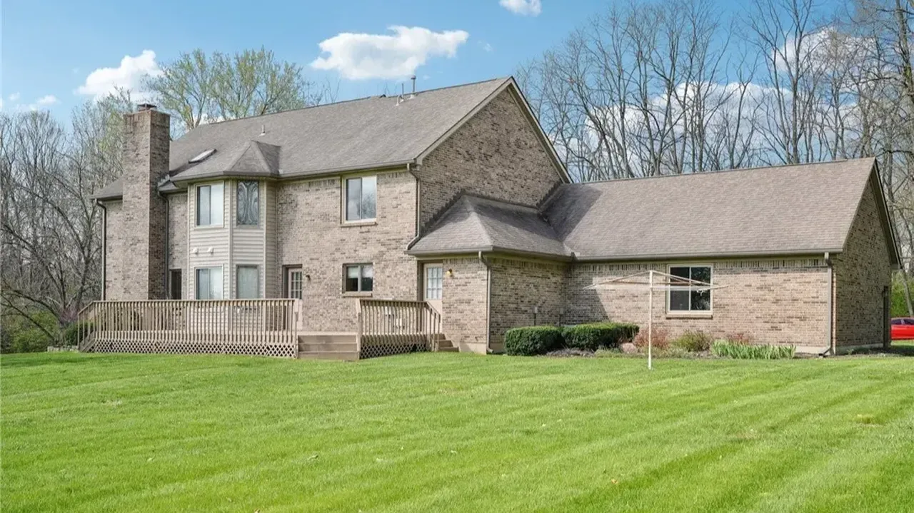Inside This 4-Bedroom Traditional Two-Story Home with Large Kitchen and Center Island in Bellbrook (Floor Plan Inside)