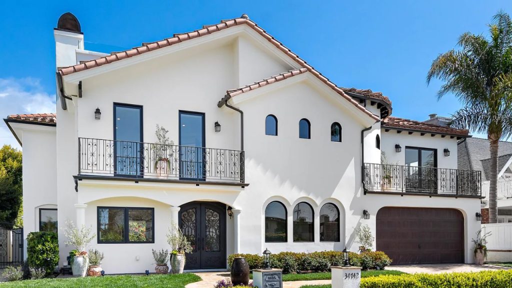 Sophisticated Seaside Curb Appeal