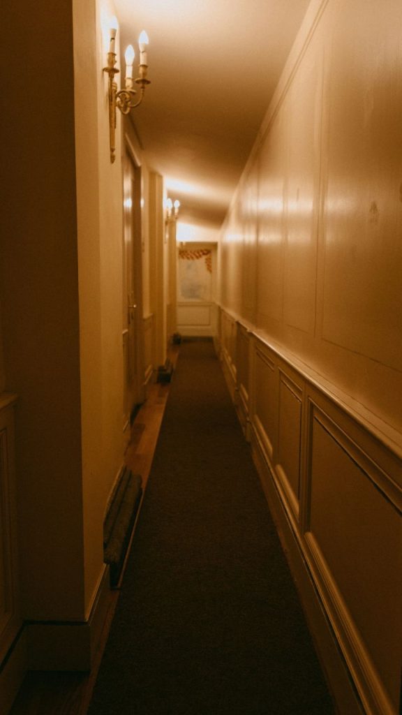 Neglecting Lighting in your Hallway