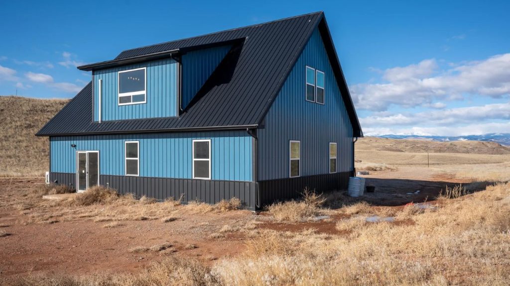 Scenic Back with Mountain Views