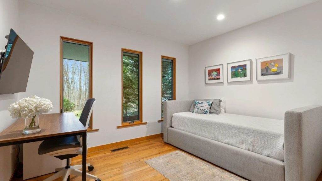 Cozy Minimalist Home Office Retreat