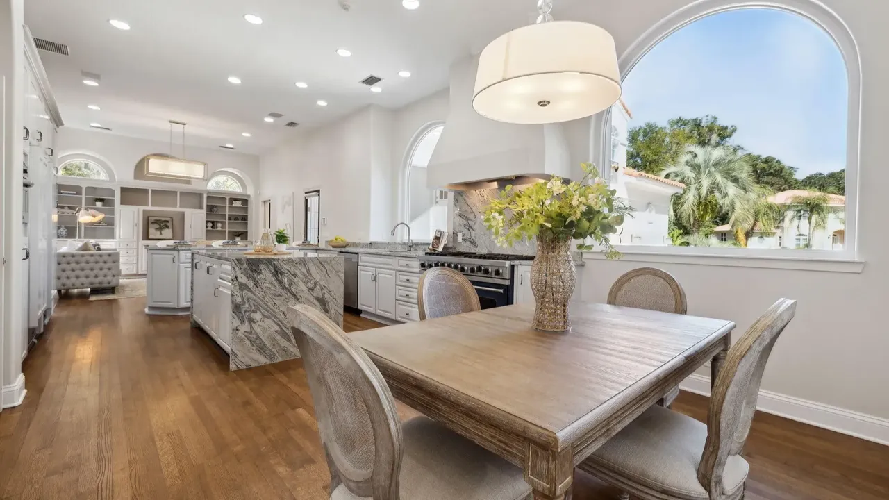 Tour This 1998 Collier Home With Renovated Baths and A 3-Car Garage in Jacksonville, FL. (With Floor Plan)