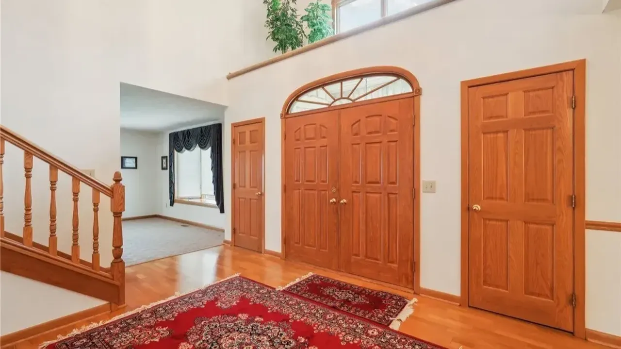 Inside This 4-Bedroom Traditional Two-Story Home with Large Kitchen and Center Island in Bellbrook (Floor Plan Inside)