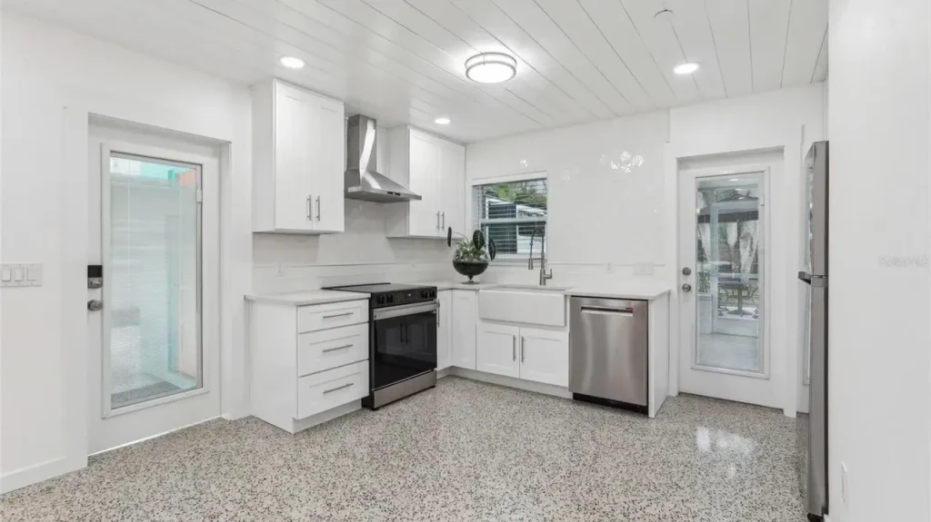 Explore This Small 728 Sq-Ft 2-Bedroom Mid-Century Modern Home in Dunedin, FL (Floor Plan Included)