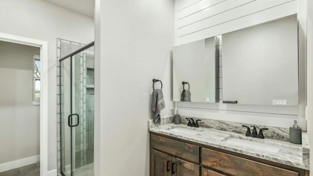 Spa-Inspired Primary Bath