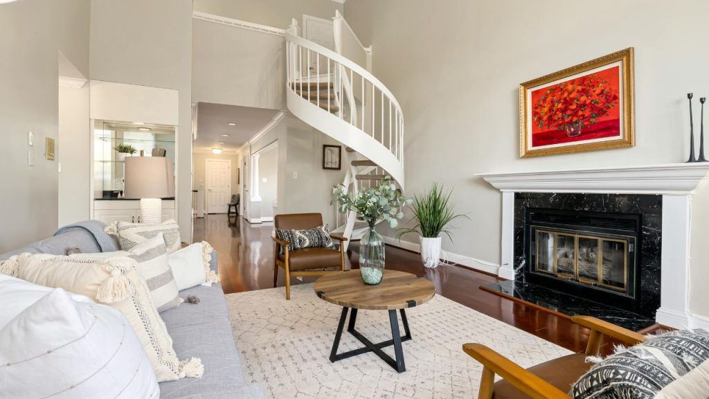Blend Old and New Furnishings