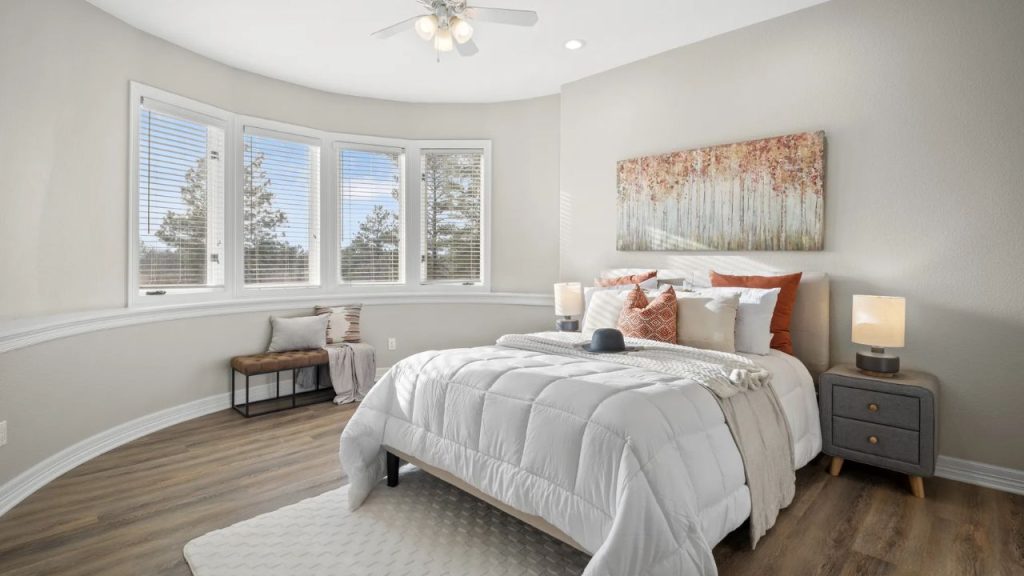 Tranquil Bedroom with Bay Window Niche
