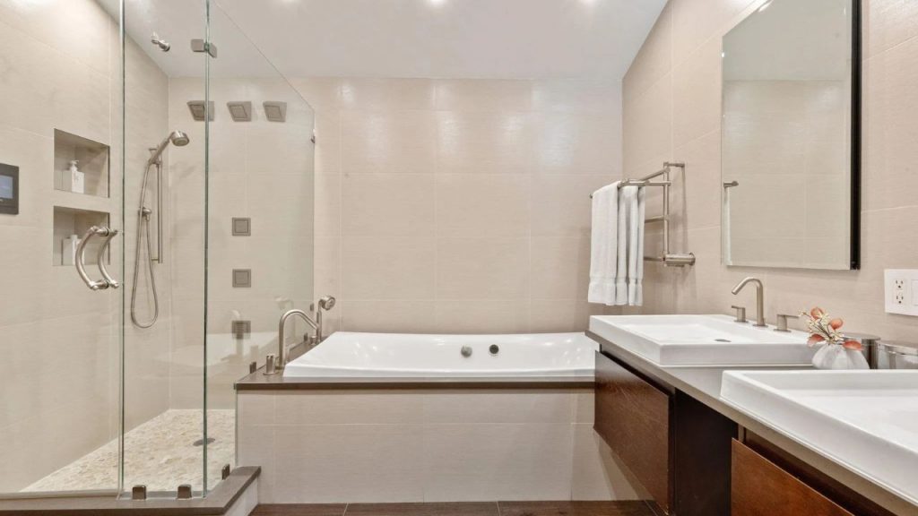 Modern Luxury Bathroom Design