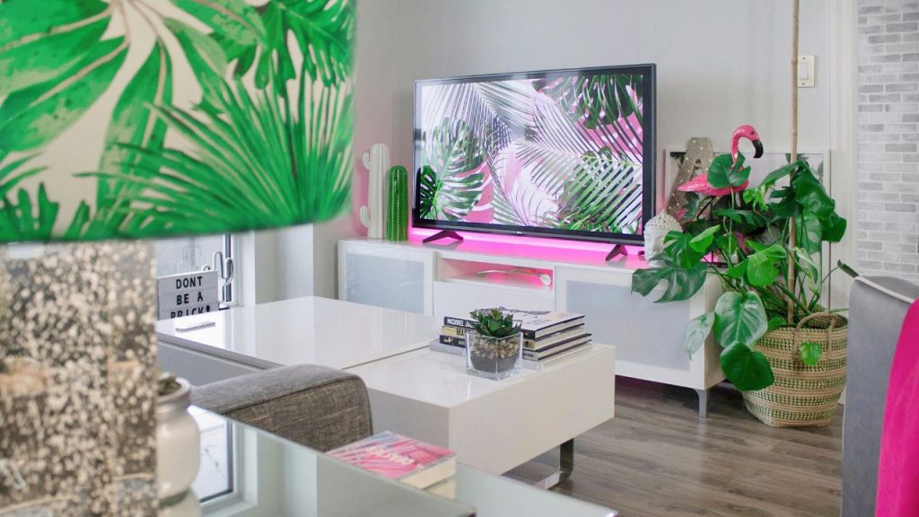 70s Trend of Tropical Motifs