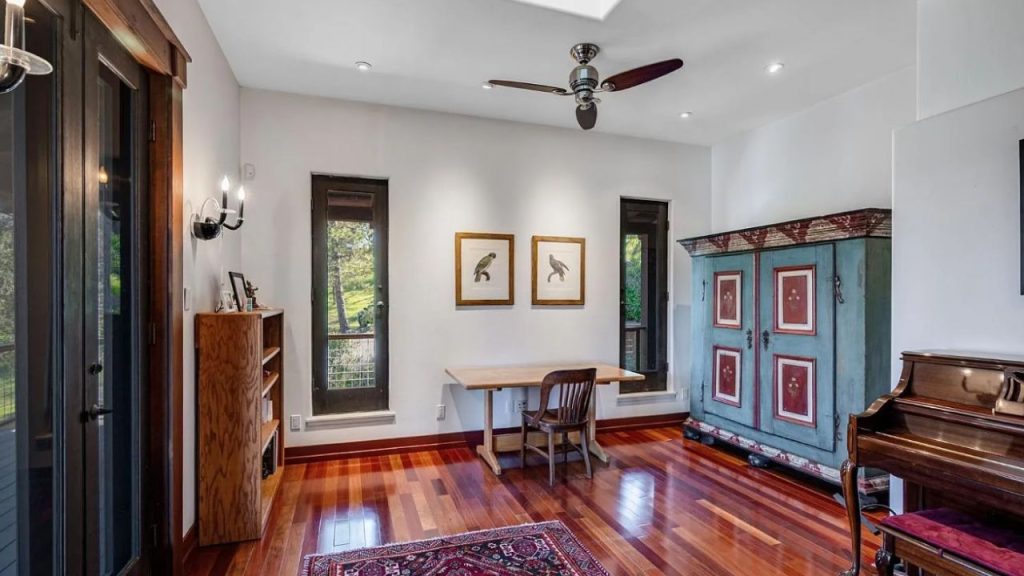 Artistic Nook with Scenic Views