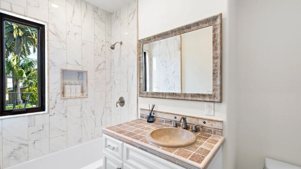 Bathroom with Soaking Tub & Tile Detail