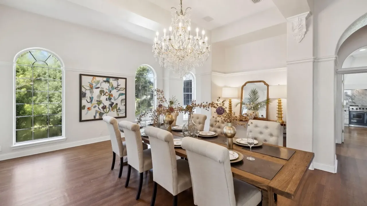 Tour This 1998 Collier Home With Renovated Baths and A 3-Car Garage in Jacksonville, FL. (With Floor Plan)