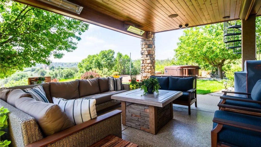 Rustic Outdoor Retreat With Views