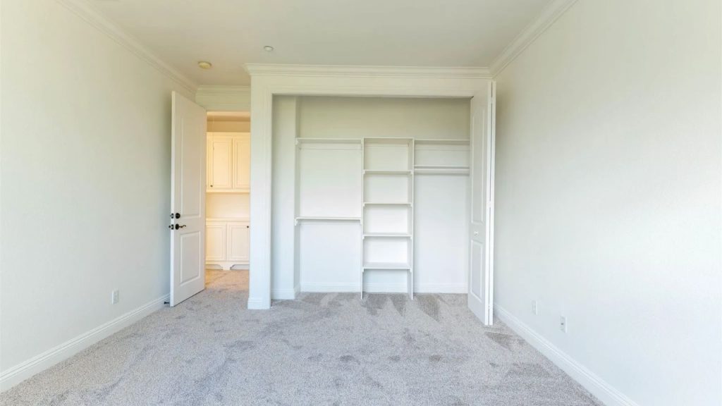 Charming Room with Storage Space