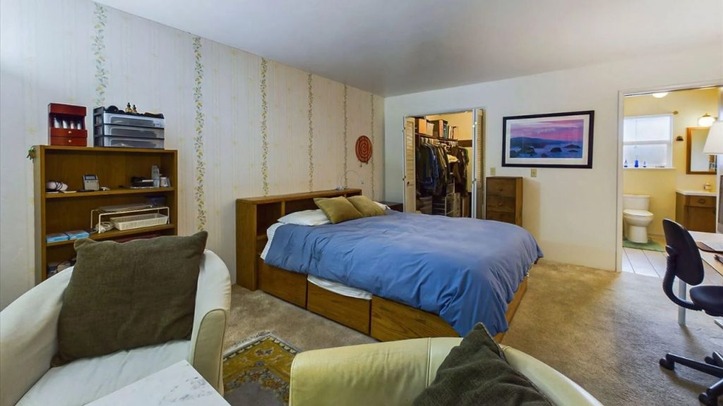 Comfortable Bedroom with Ensuite Access