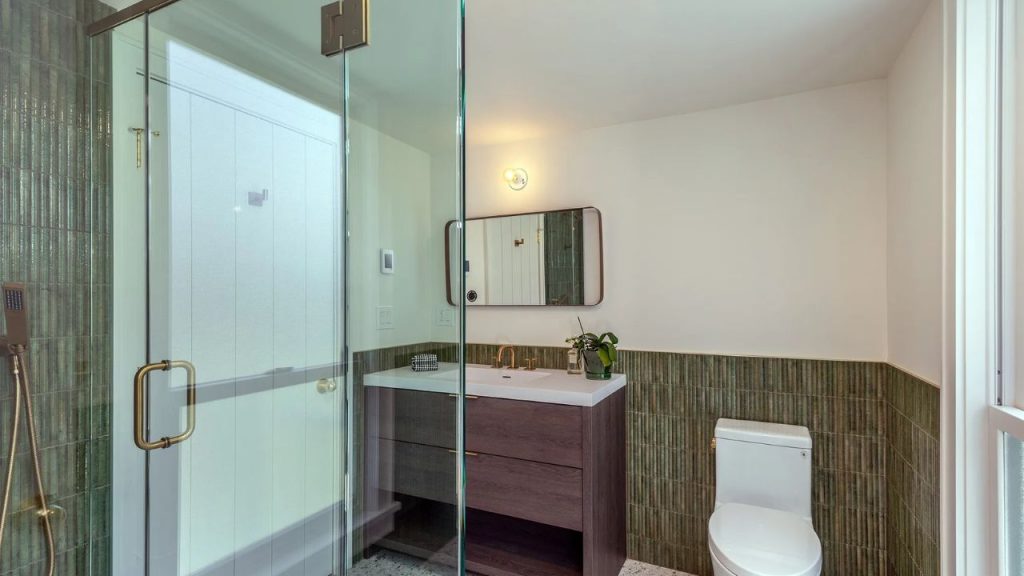 Contemporary Bathroom with Natural Tones