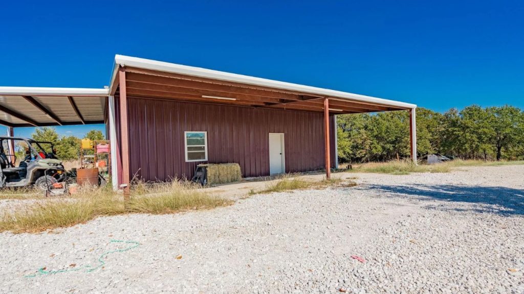 Rugged Barn with Open Shelters