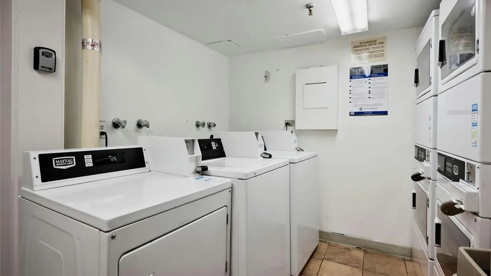 Here's What a $300K 1-Bedroom Condo with 720 Sq-Ft Area in Denver, CO Looks Like (Floor Plan Inside)