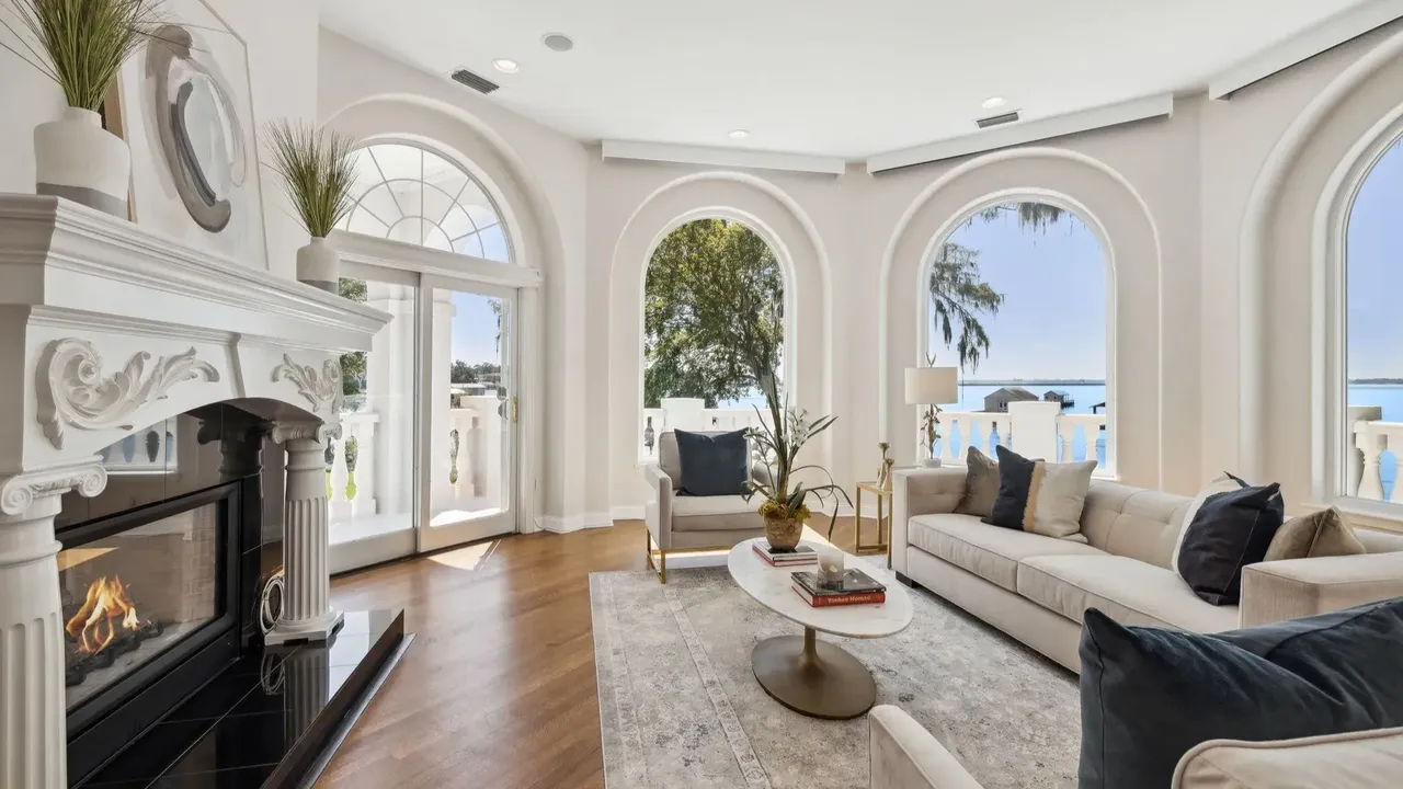 Tour This 1998 Collier Home With Renovated Baths and A 3-Car Garage in Jacksonville, FL. (With Floor Plan)